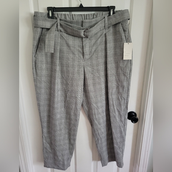 a new day Pants - A New Day Women's Gray Plaid Pleated Belted Office Dress Pants Plus Size 18 NWT
